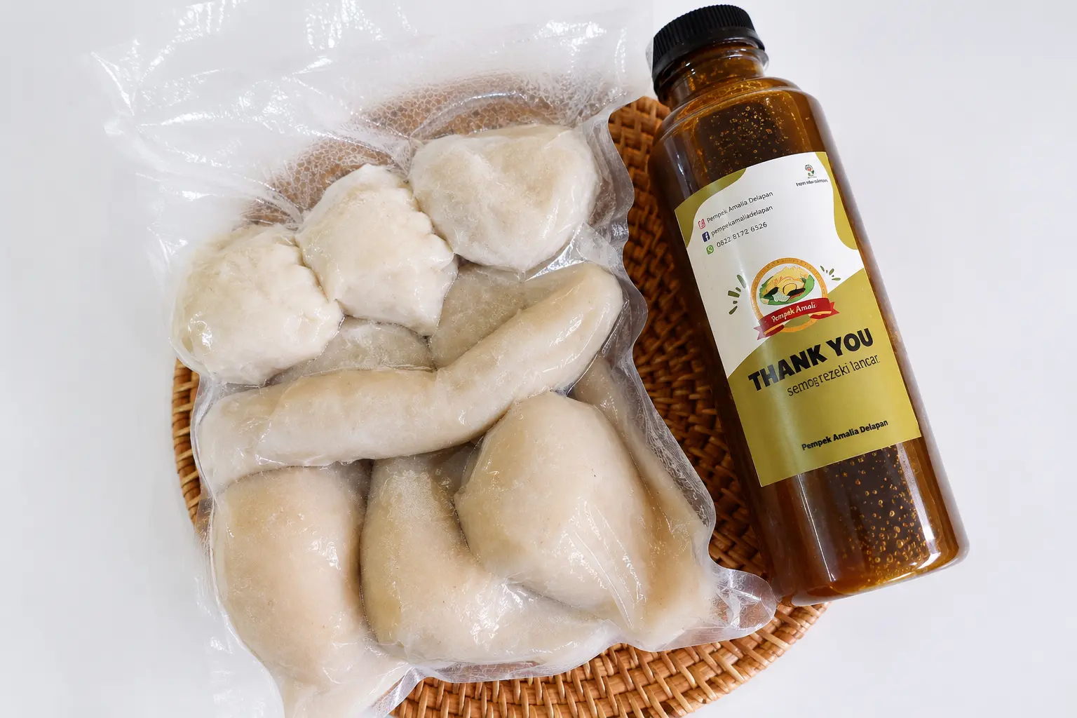 Pempek beku Pempek Amalia dalam kemasan